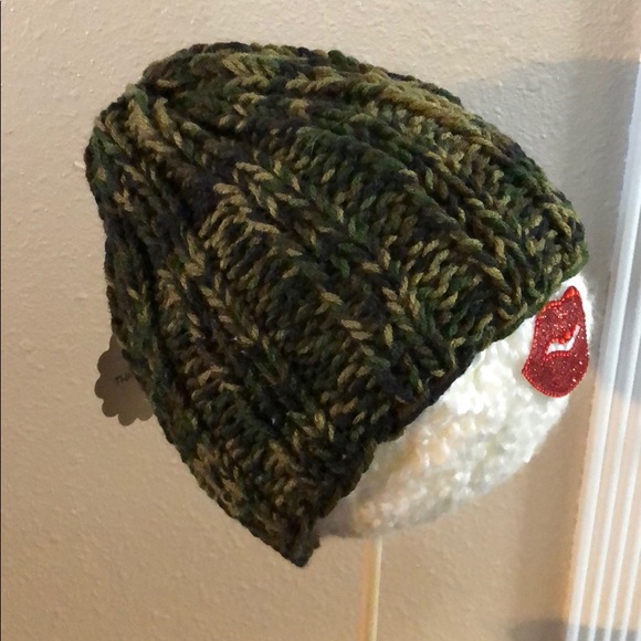 NWT-Camouflage Handcrafted Knitted Hat - Picture 1 of 4